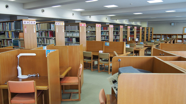 図書室には自習スペースも確保