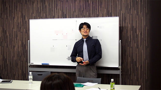 マトリックスを解説する池村氏